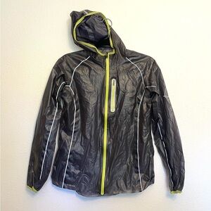 Saucony Women's RunShield Exo Lightweight Reflective Waterproof Running Jacket